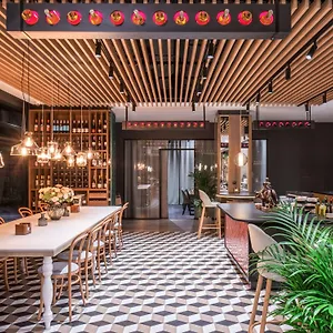 Ibis Styles East فندق